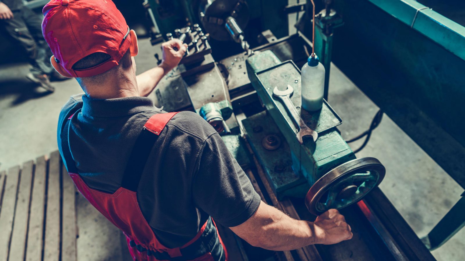 metalworking-lathe-operator-job-2023-03-24-21-32-53-utc